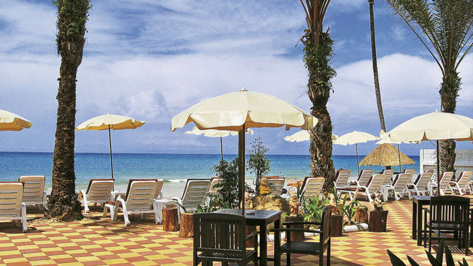 Ein Foto von der Terrasse im Sudala Beach Resort