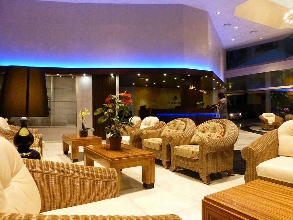 Een foto van het interieur van Hotel Alba Seleqtta