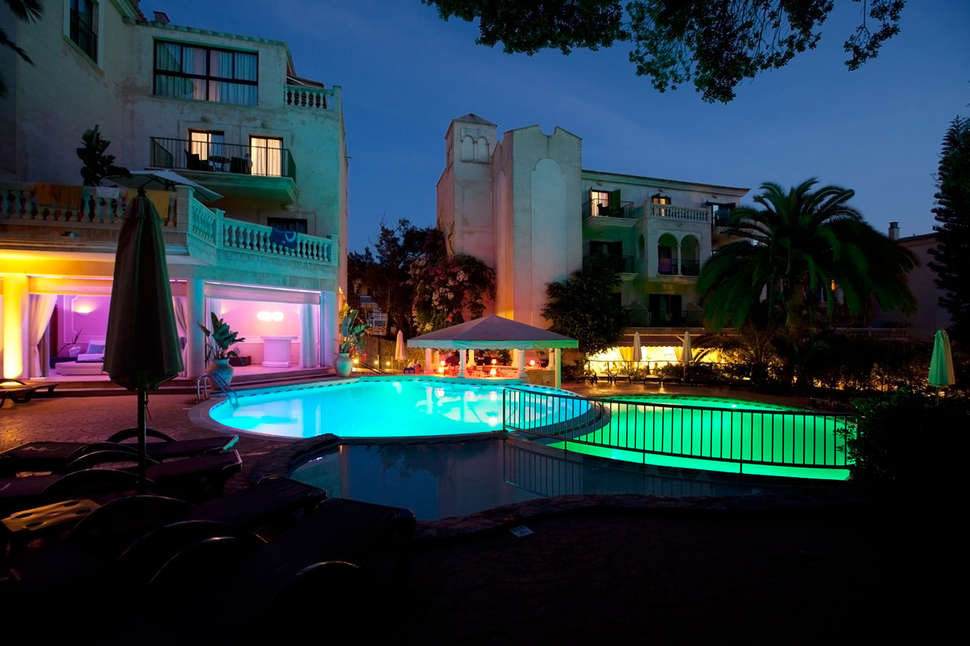 Een foto van het zwembad bij Hotel Lago Garden Suites & Spa