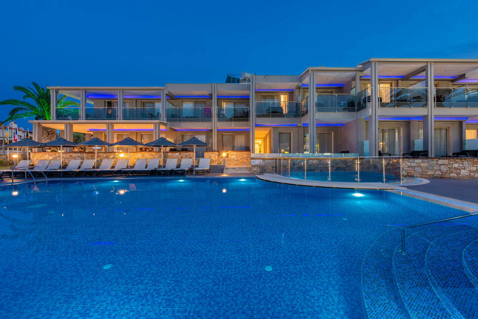 Een foto van het zwembad bij Dionysos Hotel & Studios
