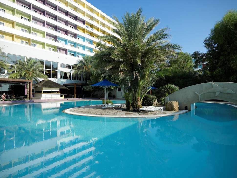 Ein Foto vom Pool im Esperides Beach Family Resort