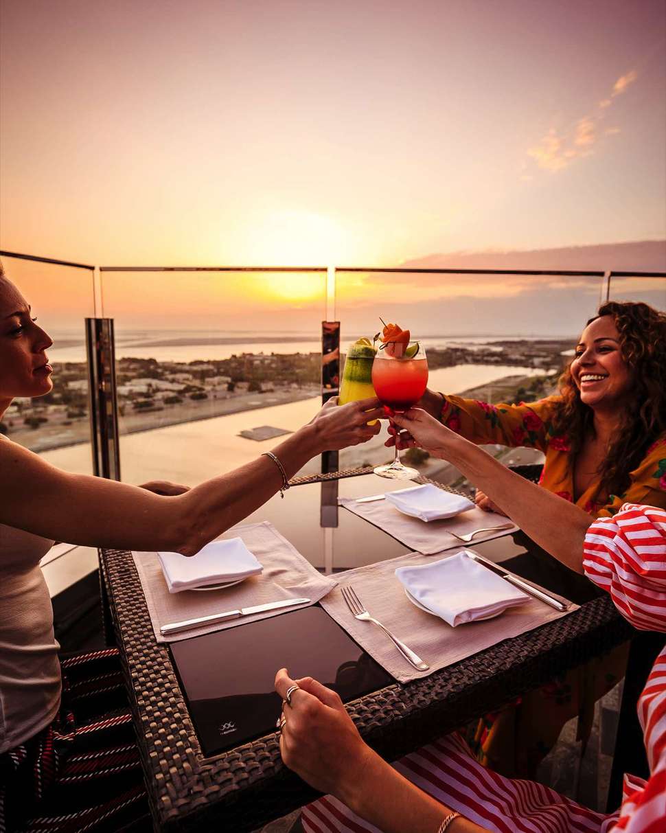 Ein Foto Andaz Capital Gate by Hyatt