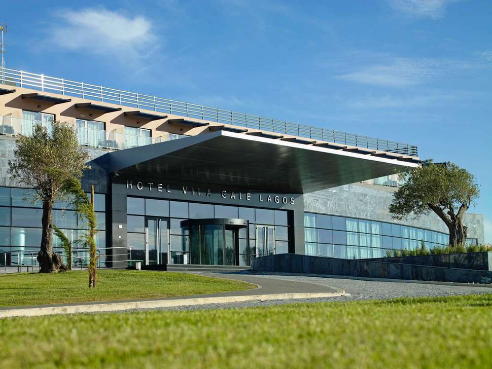 Een foto van de buitenkant van Vila Gale Lagos