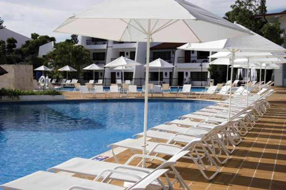 Een foto van het zwembad bij BlueBay Villas Doradas