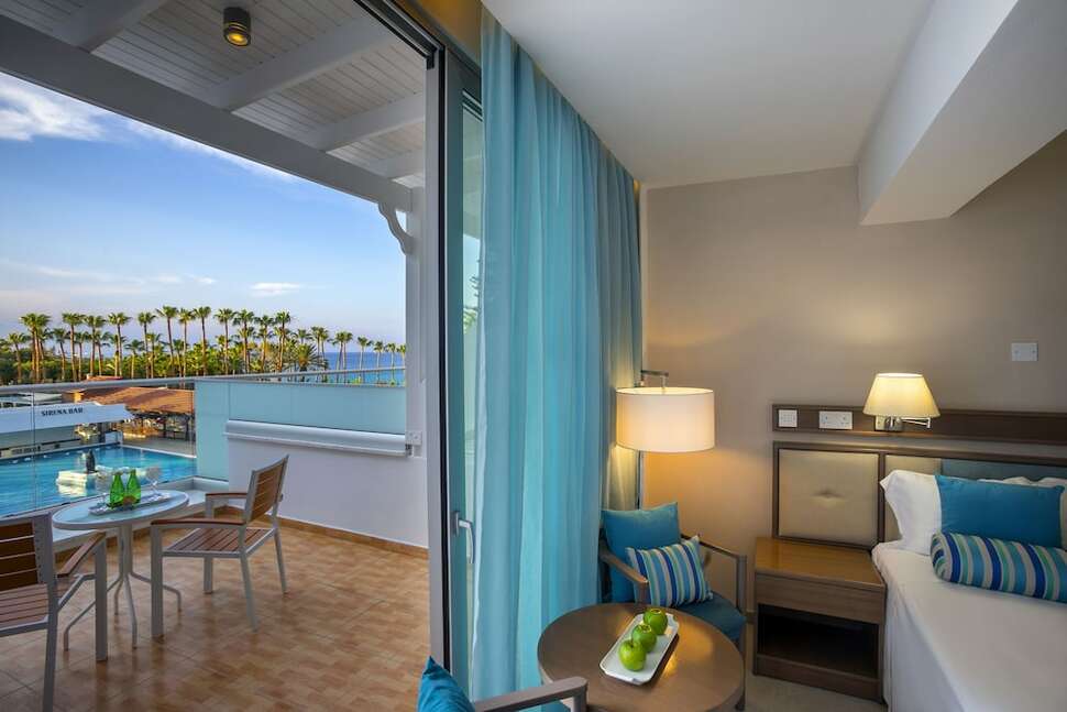 Een foto van Cavo Maris Beach Hotel