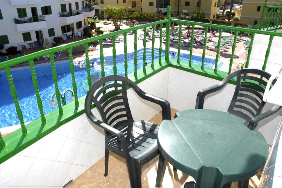 Ein Foto von der Terrasse im Apartments Las Faluas