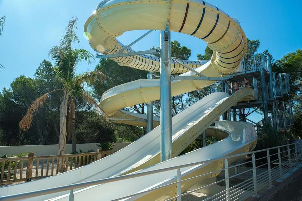 Een foto van Camping La Baume - La Palmeraie