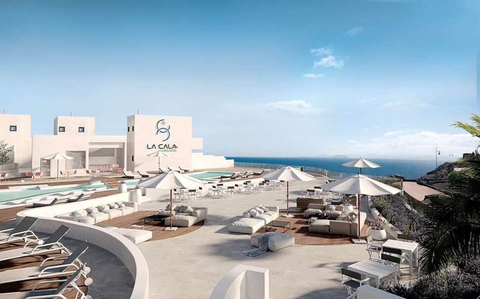Een foto van het terras bij CalaLanzarote Suites Hotel