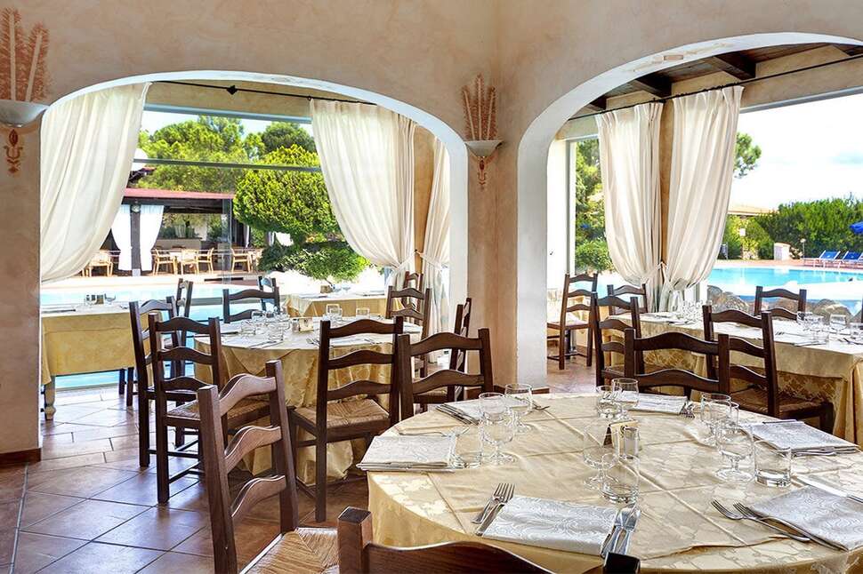 Ein Foto Colonna Hotel Du Golf