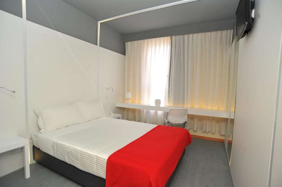 Een foto van Basic Braga by Axis