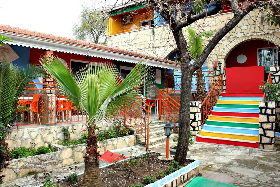 Een foto van de buitenkant van Side Temple Hotel