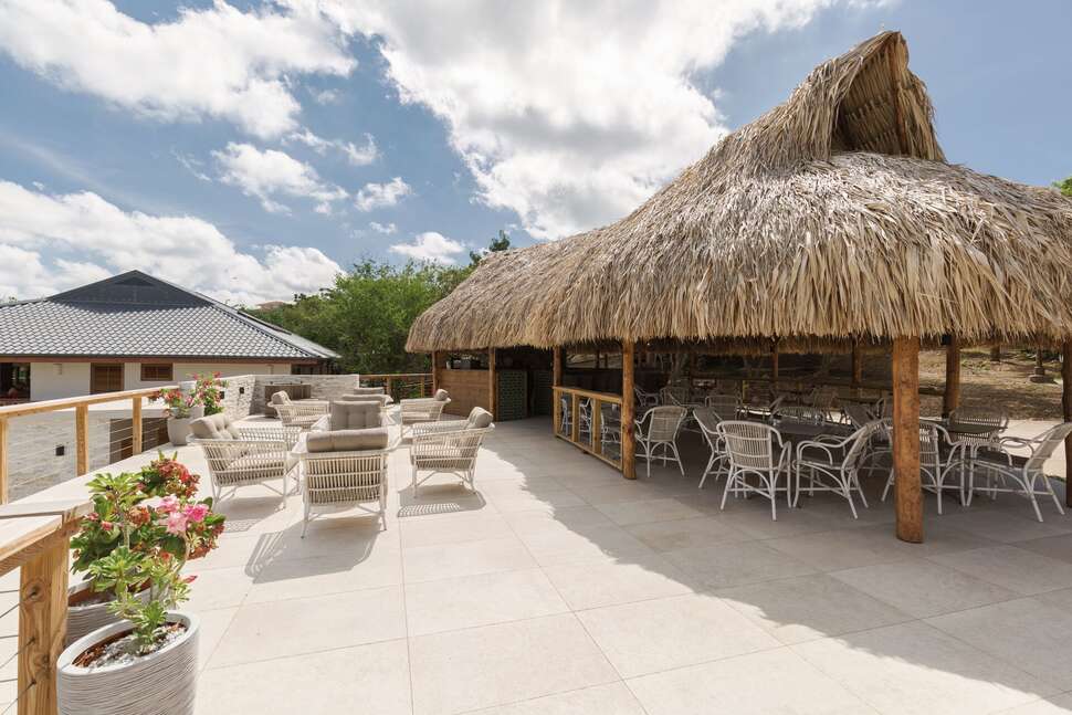 Een foto van het terras bij Morena Resort