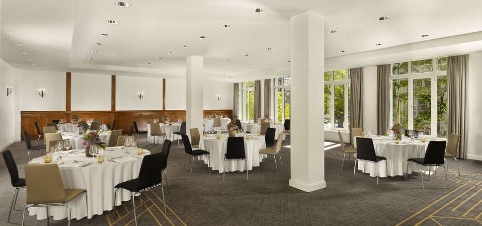 Een foto van de faciliteiten bij Reichshof Hotel Hamburg