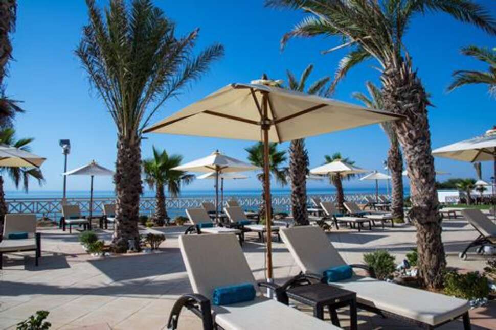 Ein Foto von der Terrasse im Radisson Blu Resort & Thalasso Hammamet