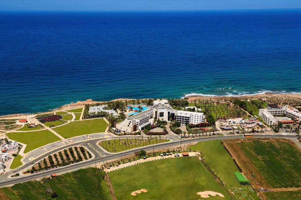 Een foto van het zwembad bij Hotel Azia Resort & Spa