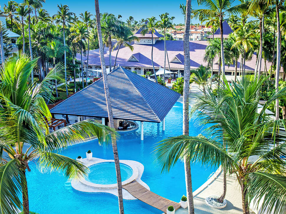 Een foto van het zwembad bij Vista Sol Punta Cana