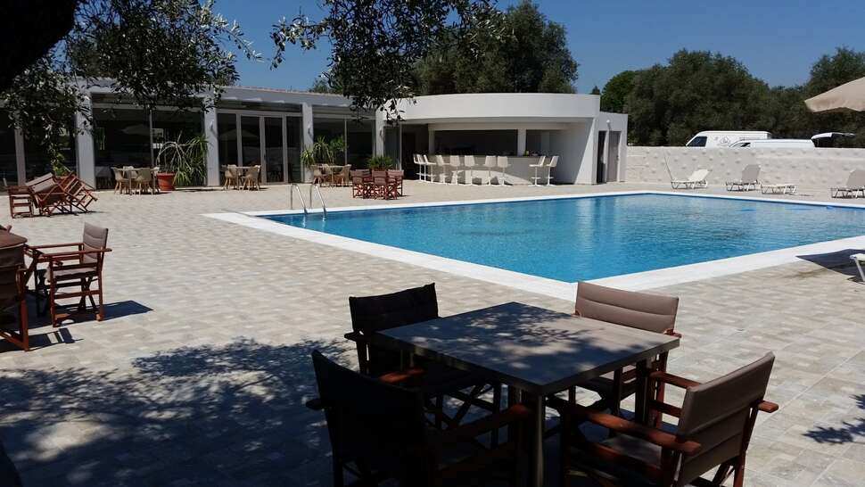 Een foto van het zwembad bij Saint George Resort Archangelos