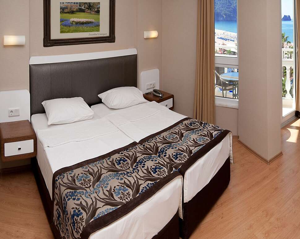 Ein Foto Azak Hotel