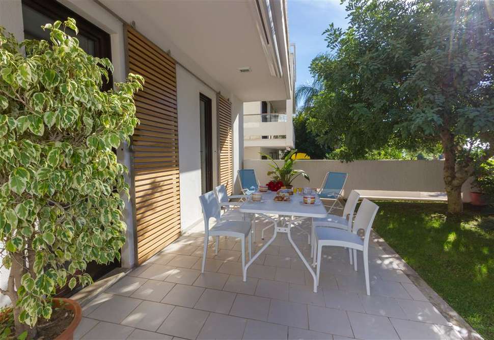 Een foto van het terras bij Kamena Residence