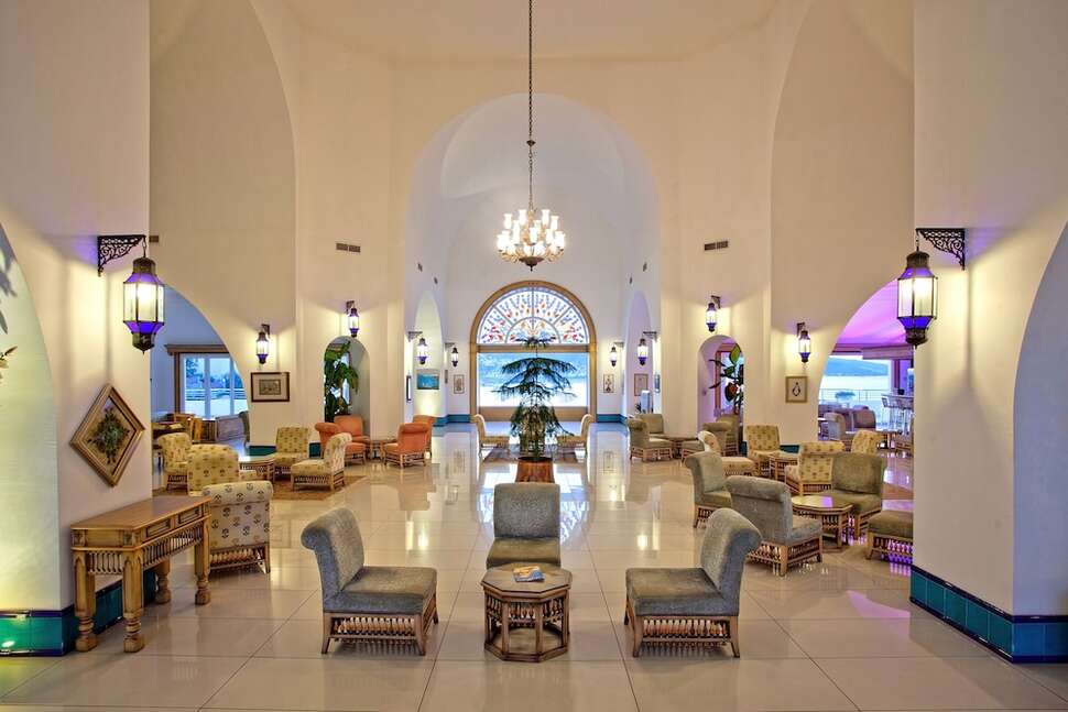 Een foto van het interieur van Salmakis Resort & Spa