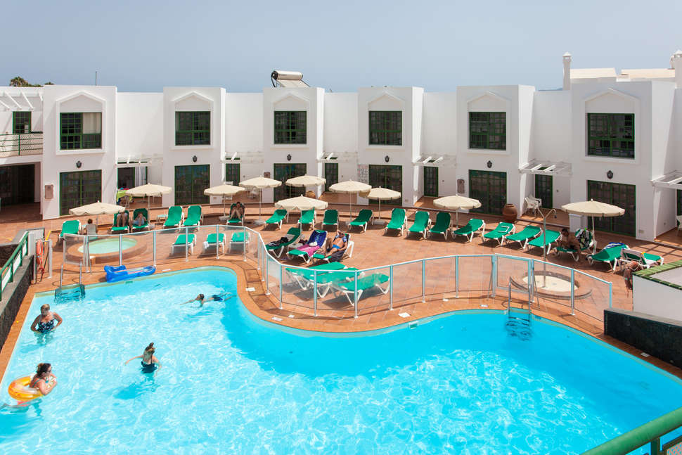 Ein Foto vom Pool im Apartments Tao Caleta Playa