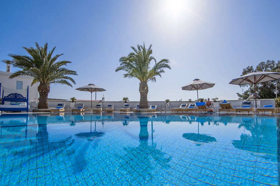Een foto van het zwembad bij Andronikos Hotel