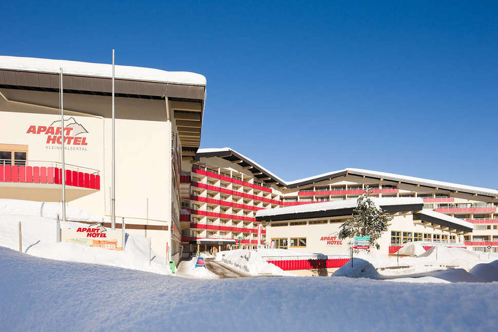 Een foto van de buitenkant van Aparthotel Kleinwalsertal