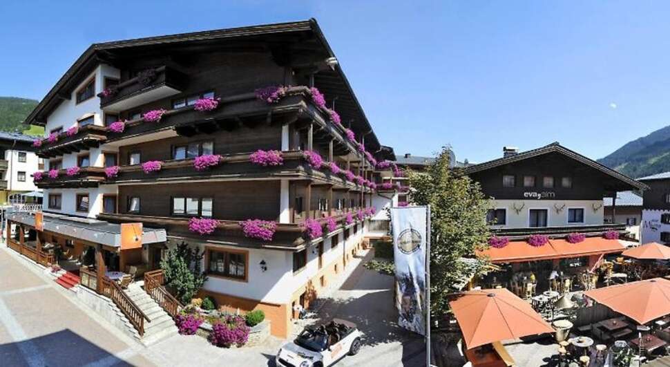 Ein Foto von der Außenansicht des Hotel Eva Village