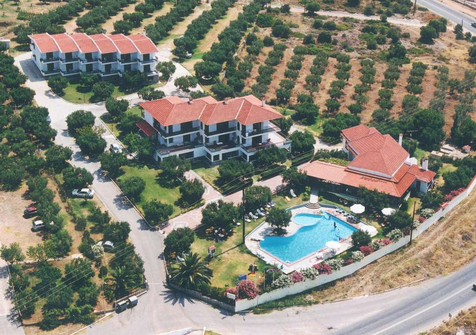 Ein Foto von der Außenansicht des Asteris Village
