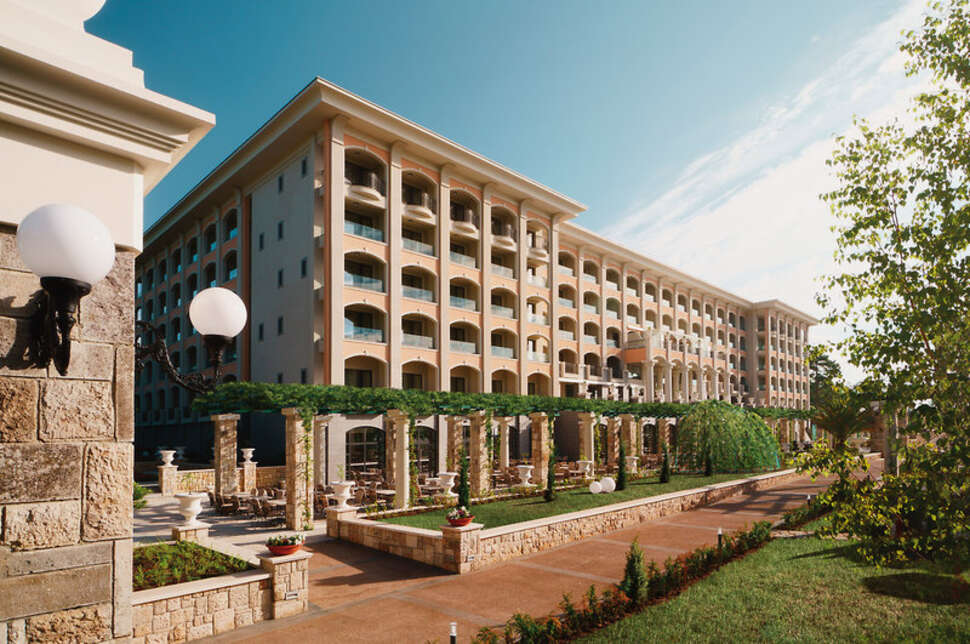 Een foto van Astor Garden Hotel