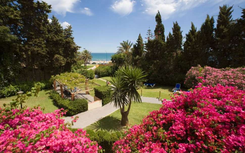 Een foto van het terras bij Globales Gardenia