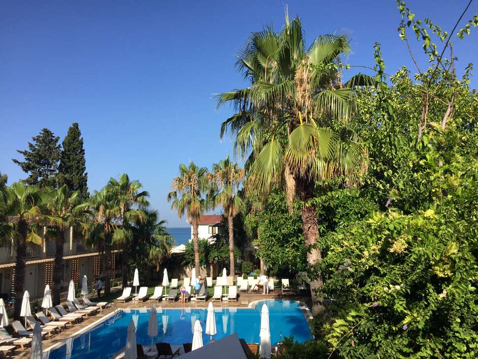 Een foto van het zwembad bij Sunprime Dogan Side Beach