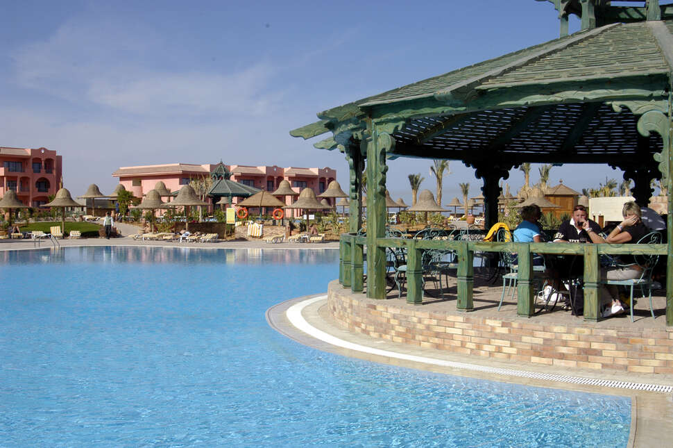 Een foto van het zwembad bij Parrotel Aquapark Resort