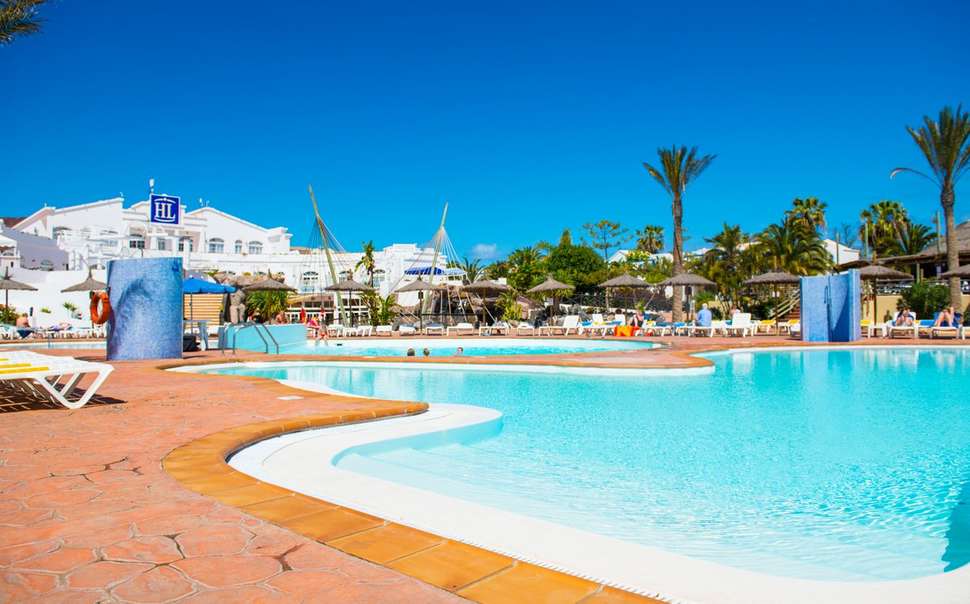 Een foto van het zwembad bij HL Aparthotel Paradise Island