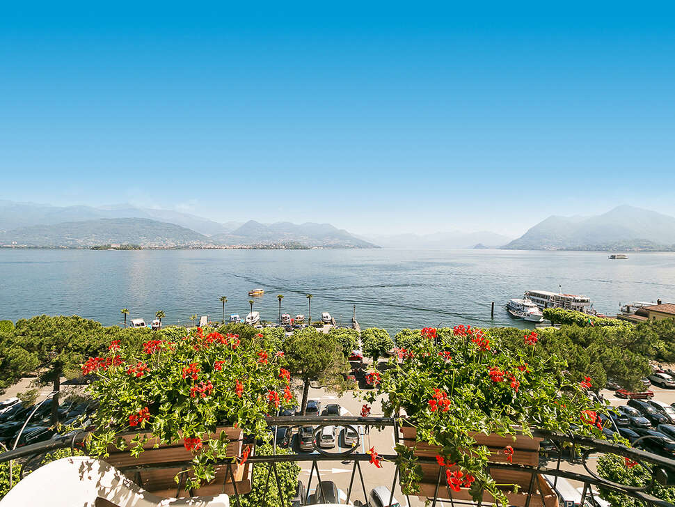 Een foto van de buitenkant van Hotel Milan Speranza au Lac