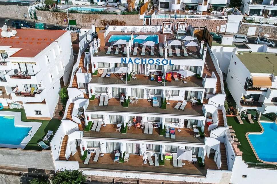 Een foto van de buitenkant van IG Nachosol Premium Appartementen