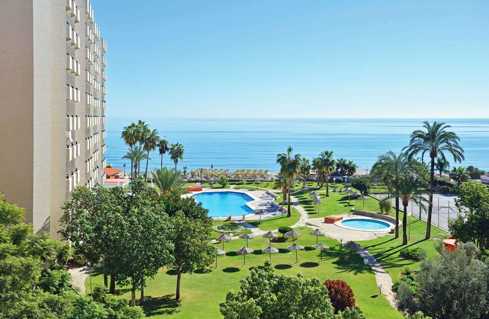 Een foto van het zwembad bij Sol Puerto Marina
