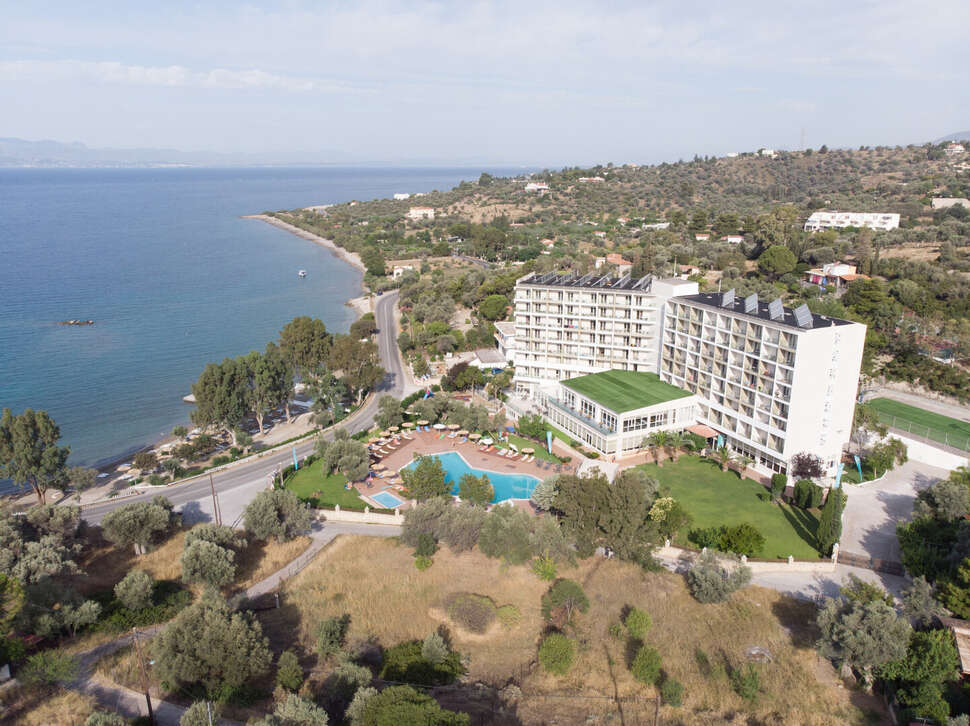 Een foto van de buitenkant van Evia Riviera Resort