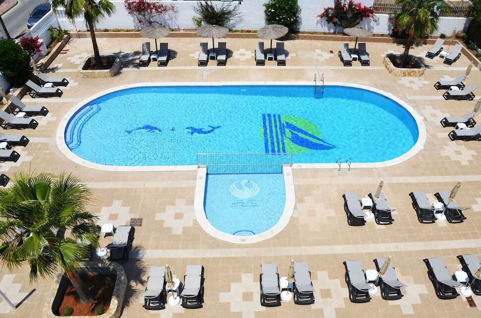 Een foto van het zwembad bij Aparthotel Vibra San Marino