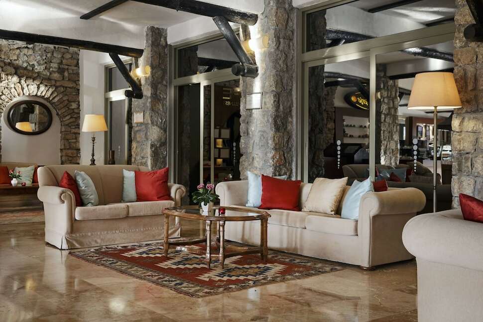 Een foto van het interieur van Marti Resort