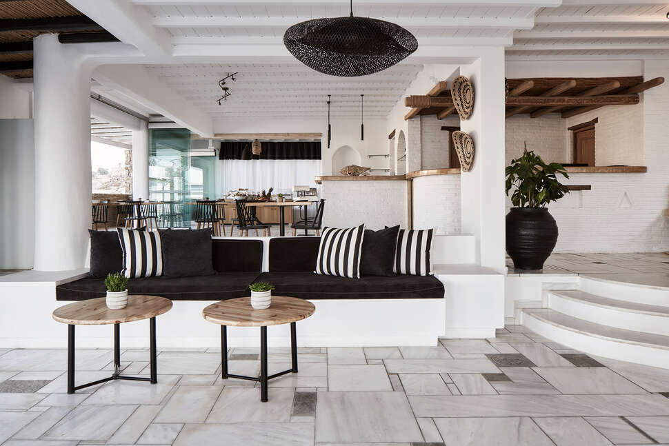 Een foto van Mr & Mrs White Mykonos