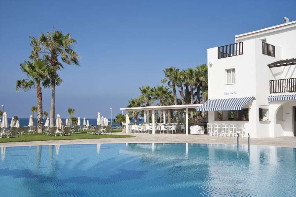 Ein Foto vom Pool im Akti Beach Village Resort