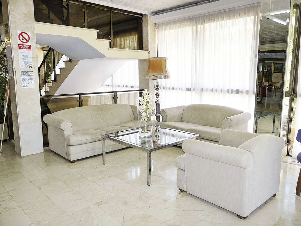 Een foto van het interieur van Playa Blanca Hotel