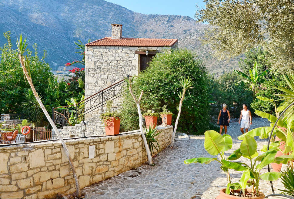 Ein Foto von der Außenansicht des Stone Village Petrino Horio