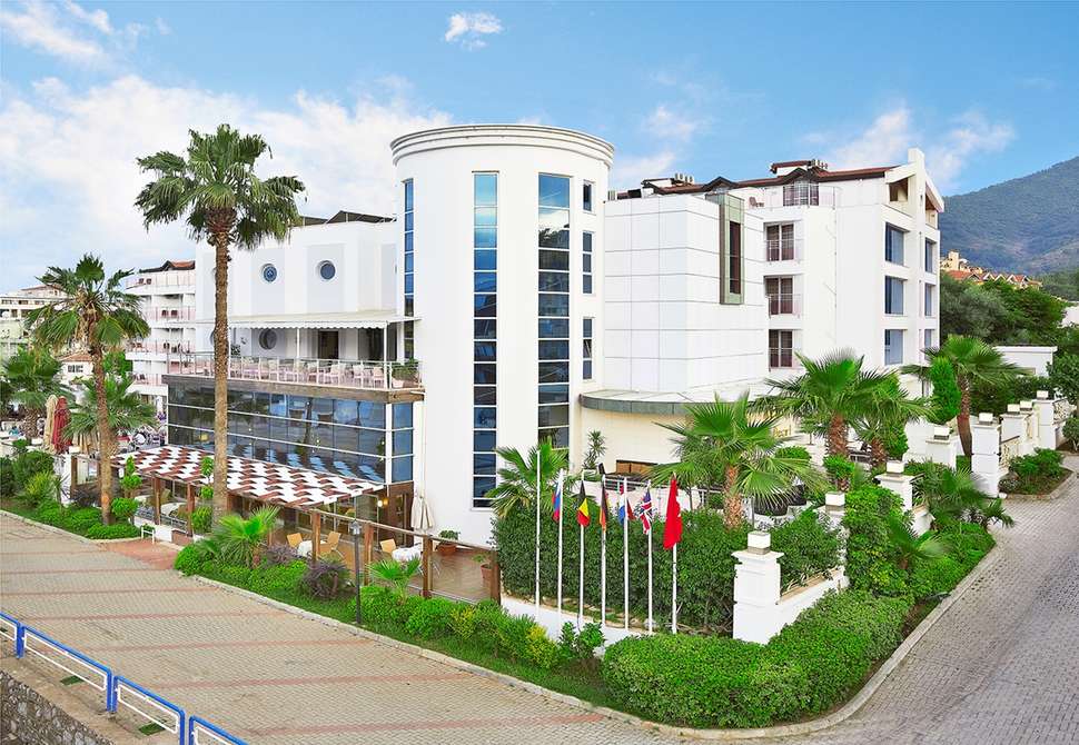 Een foto van de buitenkant van Hotel Ideal Pearl