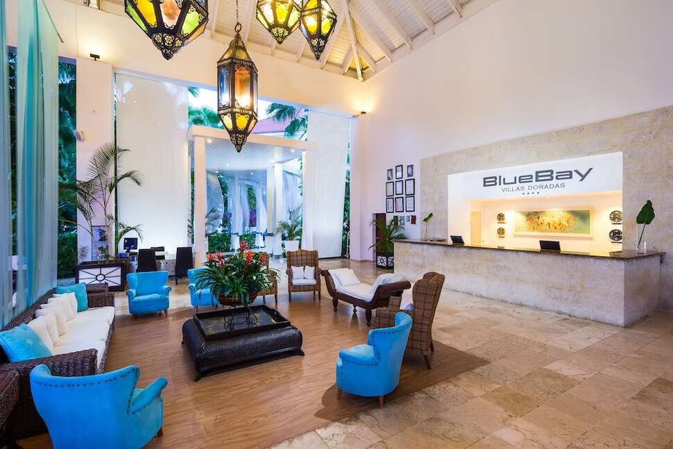 Een foto van het interieur van BlueBay Villas Doradas