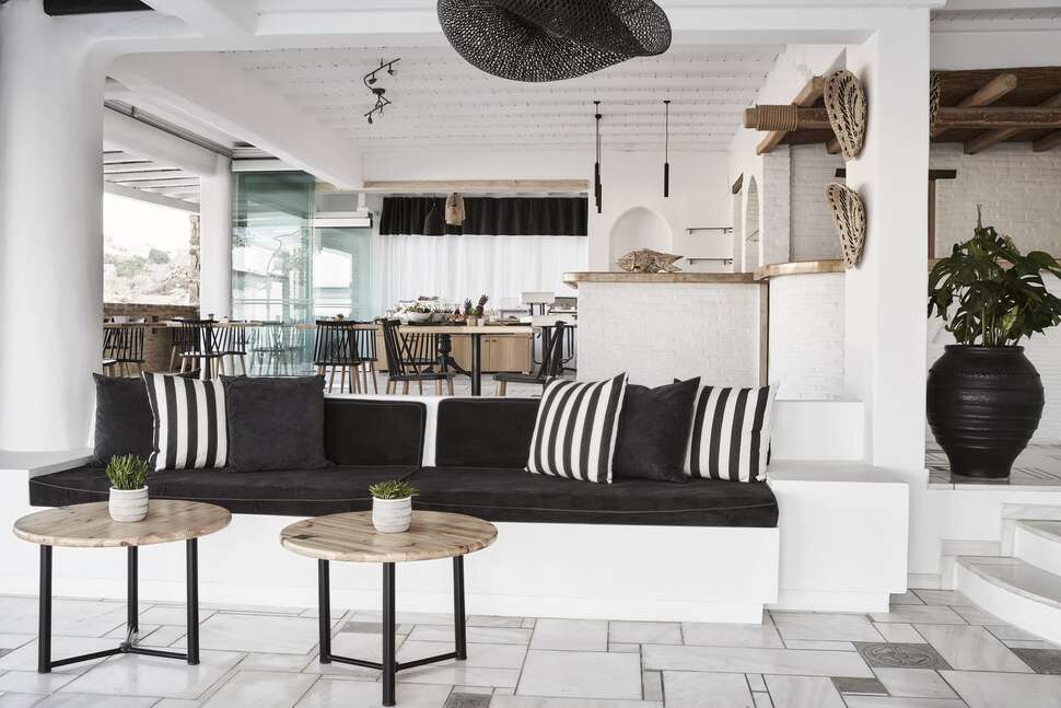 Een foto van Mr & Mrs White Mykonos