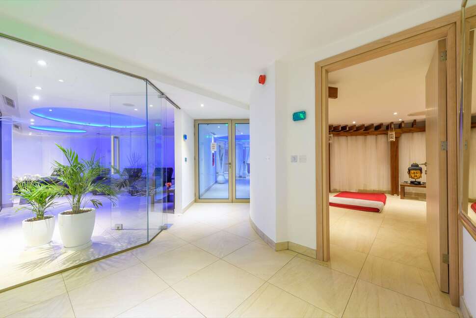 Een foto van de faciliteiten bij Asterias Beach Hotel