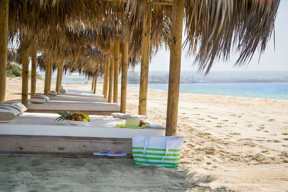 Een foto van het strand bij Asterias Beach Hotel