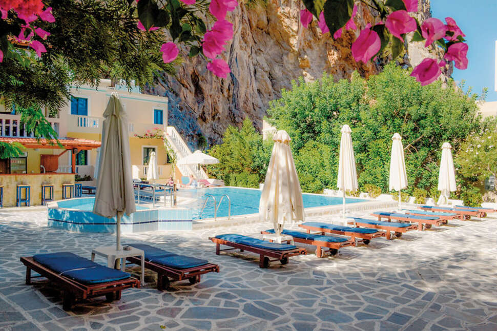 Ein Foto vom Pool im Kyra Panagia Hotel